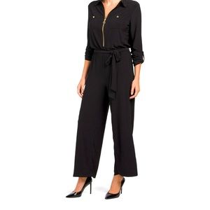 NWT ANNE KLEIN black w/ gold
Three-Quarter Sleeve Collared Jumpsuit